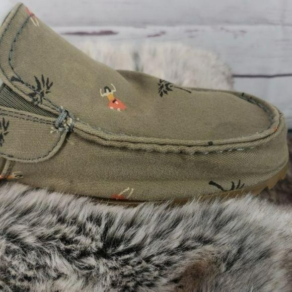 GBX Men’s Hawaiian Dancing Girls Slip On Shoes - Picture 3 of 9